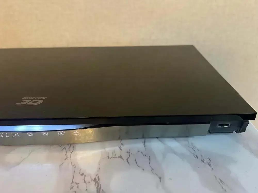 Samsung BD-D6500 3D Blu-ray Disc Player ( no remote)
